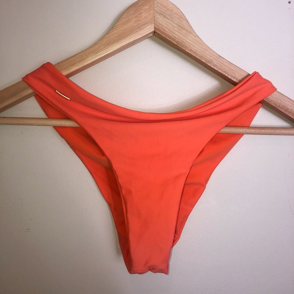 Orange string bikini - Picture 4 of 4